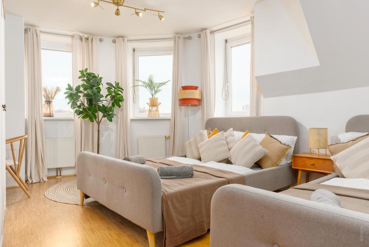 Penthouse, 3 Separate Bedrooms, 2 Min To U6 Nussdorfer Strasse Viena